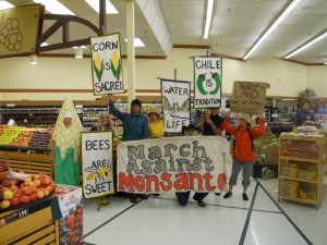 Love-In-Action Taos took our March Against Monsanto inside the grocery stores and into some very interesting conversations. Photo by Dariel Garner